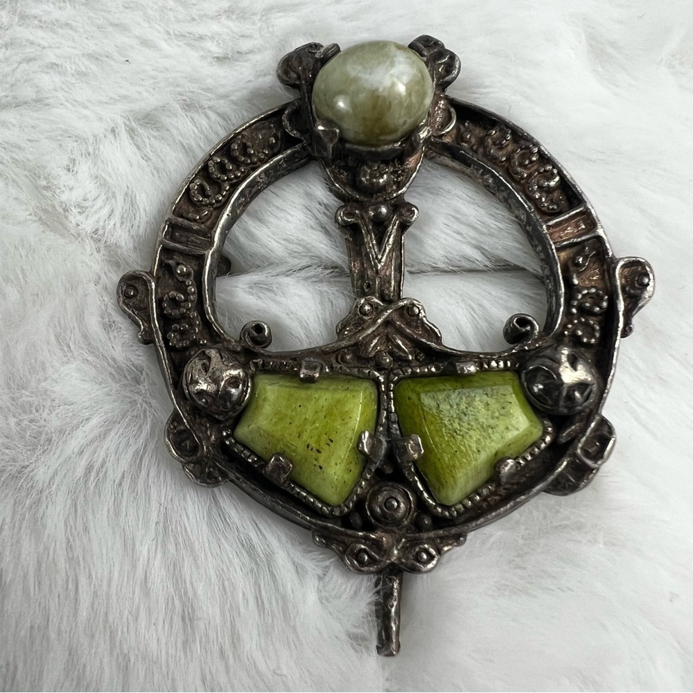 Vintage Miracle Britain Celtic Tara Brooch
